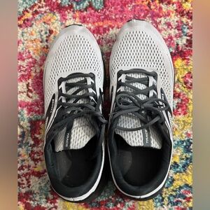 Men’s Brooks Trace Shoes. Size 12